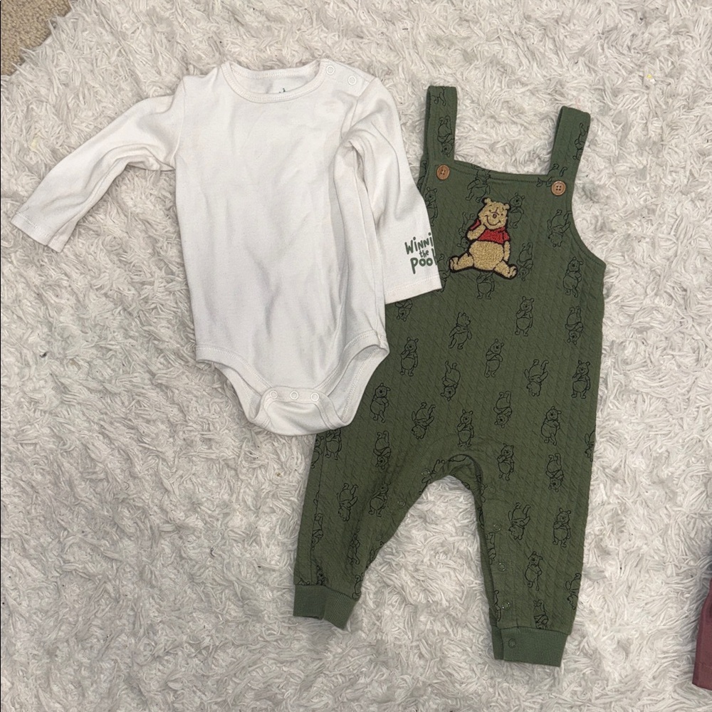 Disney Winnie the Pooh Green and White Outfit